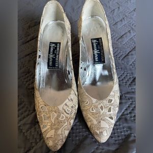 Andrea Pfister | Vintage | White / Silver / Coloring | Open Hole Pattern